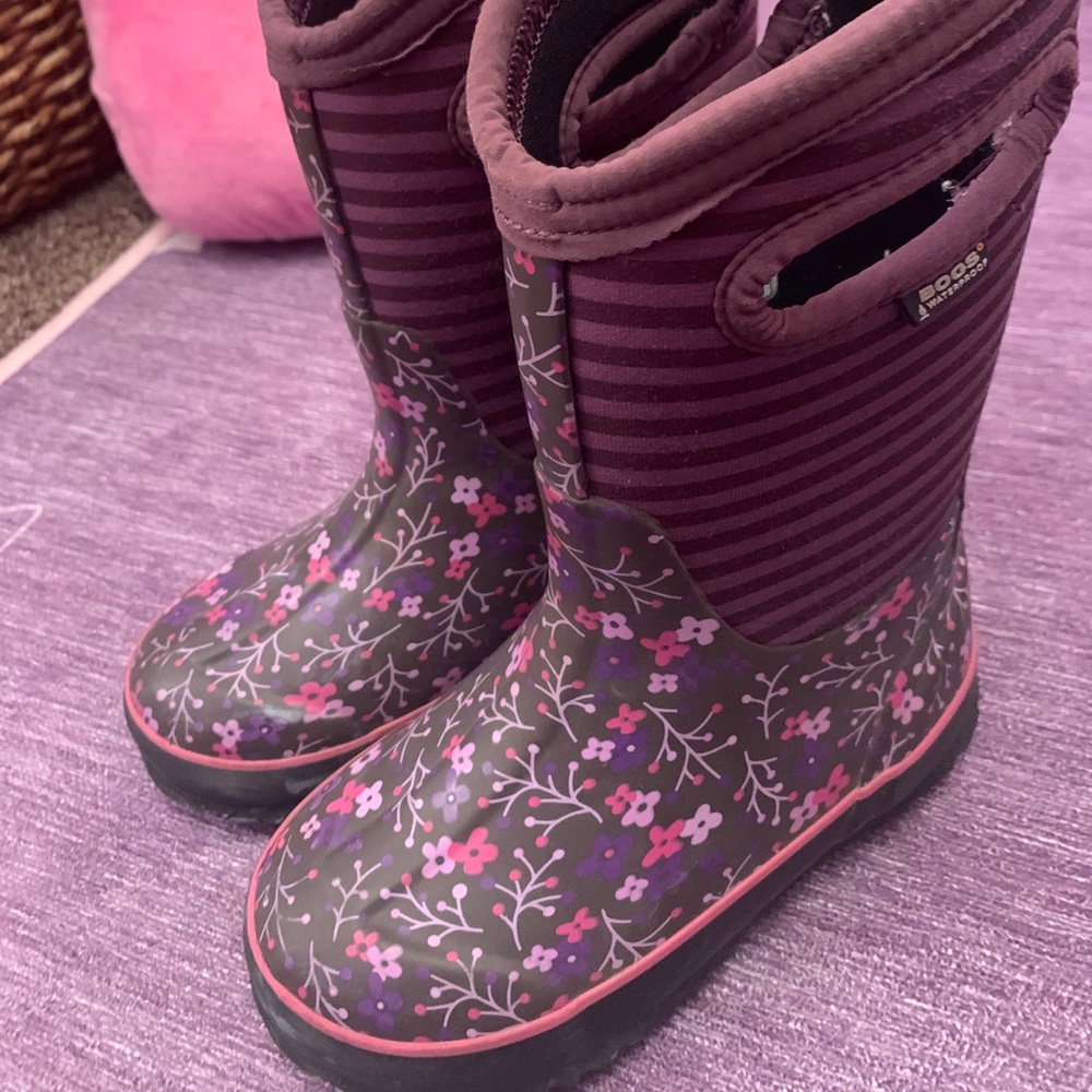 Girls size 12 Bogs winter snow boots